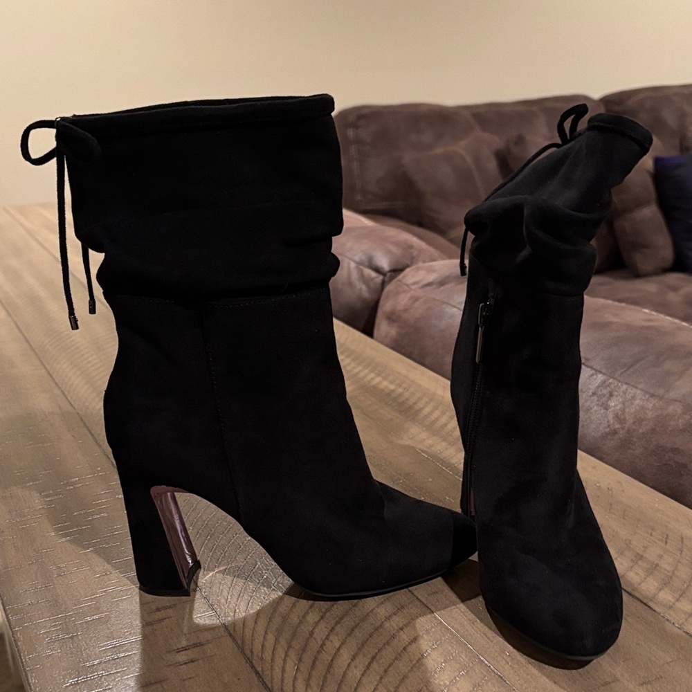 Elegant Black Suede Women's Boots